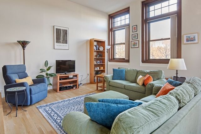 88 Park Ave 206, Arlington, MA 02476