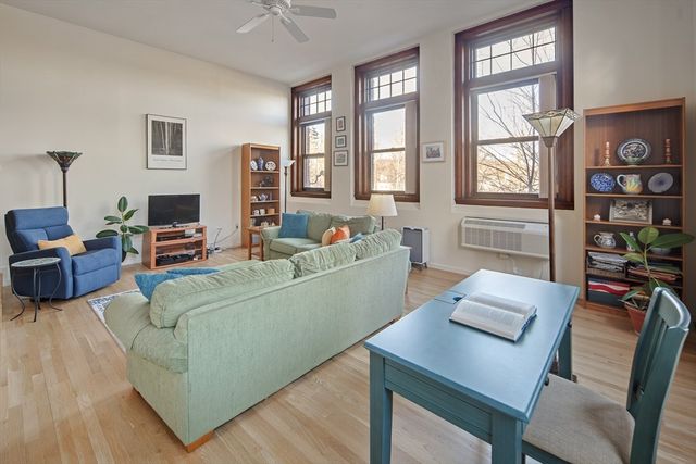88 Park Ave 206, Arlington, MA 02476