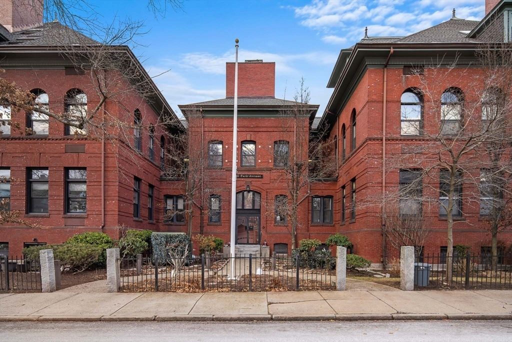 88 Park Ave 206, Arlington, MA 02476