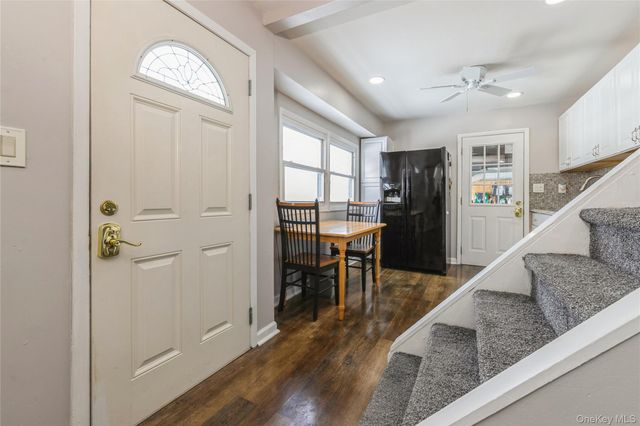 10 Hickory Street, Central Islip, NY 11722