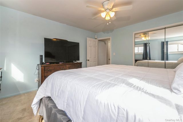 10 Hickory Street, Central Islip, NY 11722