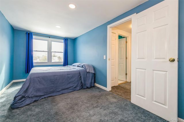 10 Hickory Street, Central Islip, NY 11722