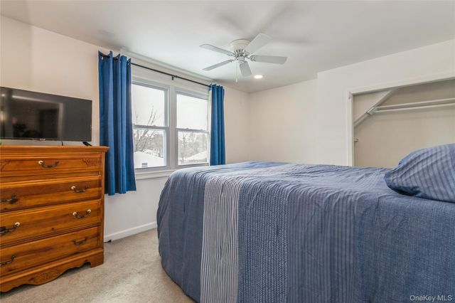 10 Hickory Street, Central Islip, NY 11722