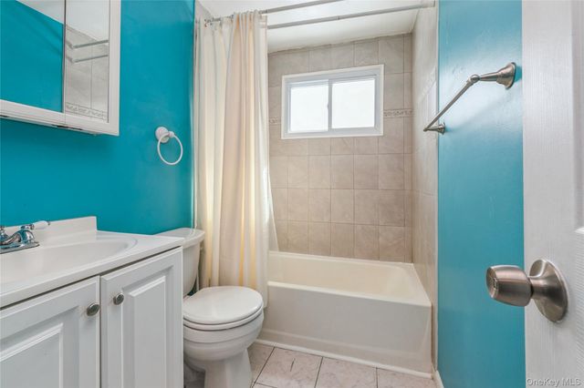 10 Hickory Street, Central Islip, NY 11722