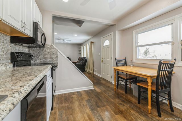 10 Hickory Street, Central Islip, NY 11722