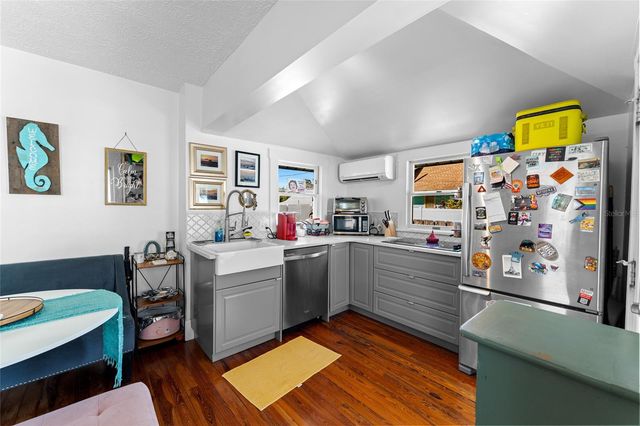 783 30TH AVENUE N, St Petersburg, FL 33704