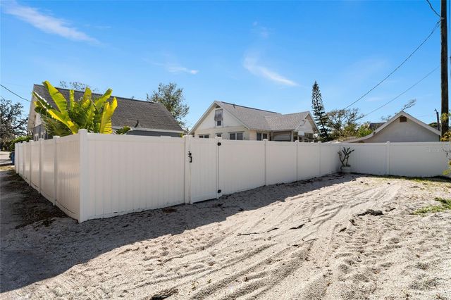 783 30TH AVENUE N, St Petersburg, FL 33704