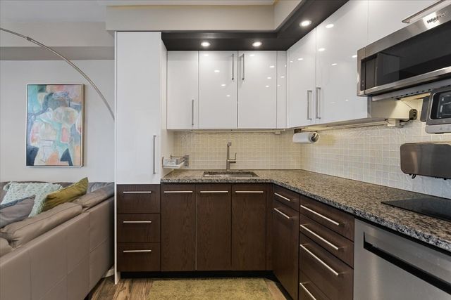 300 N State Street 4326, Chicago, IL 60654