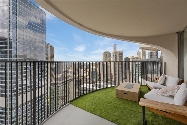 300 N State Street 4326, Chicago, IL 60654