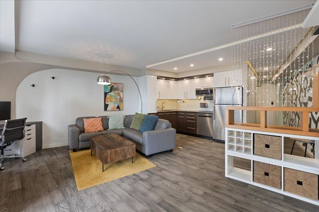 300 N State Street 4326, Chicago, IL 60654
