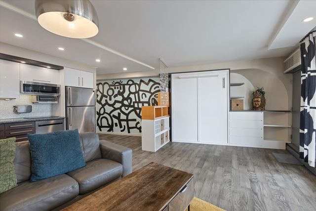 300 N State Street 4326, Chicago, IL 60654