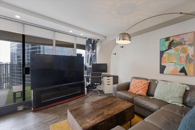 300 N State Street 4326, Chicago, IL 60654