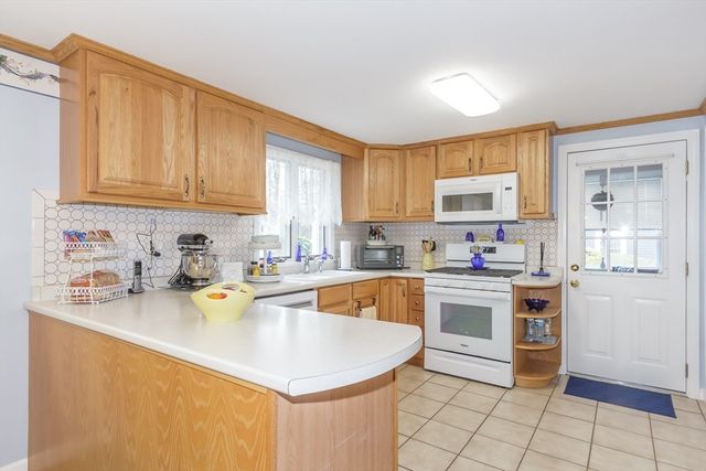 14 Glenwood Ave, Salisbury, MA 01952