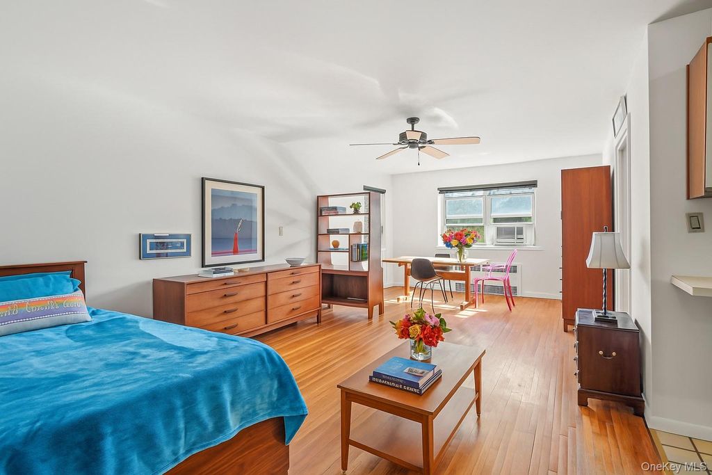 73-44 Austin Street 4T, Forest Hills, NY 11375