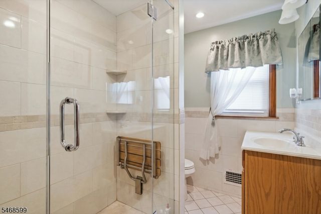 729 E Curtis St, Linden City, NJ 07036