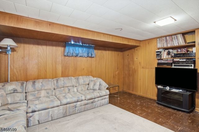 729 E Curtis St, Linden City, NJ 07036