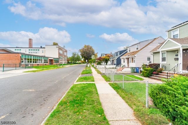 729 E Curtis St, Linden City, NJ 07036