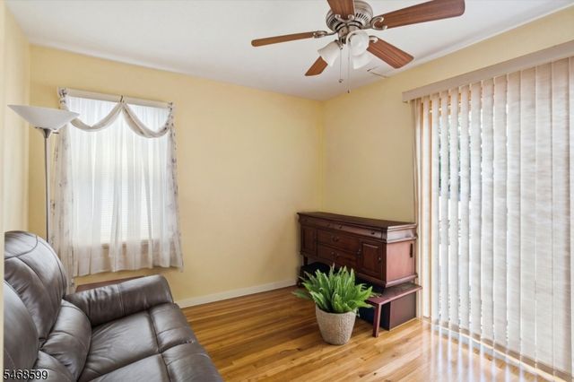729 E Curtis St, Linden City, NJ 07036
