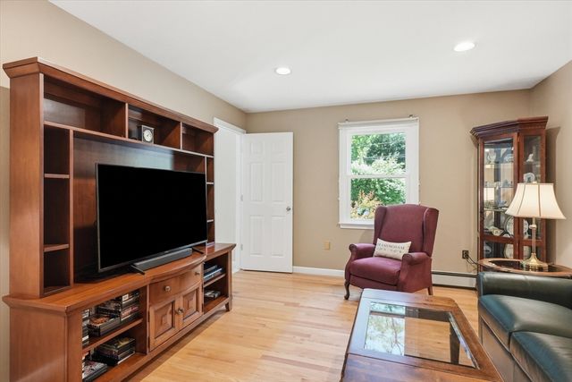 2 Whiting Road, Framingham, MA 01701