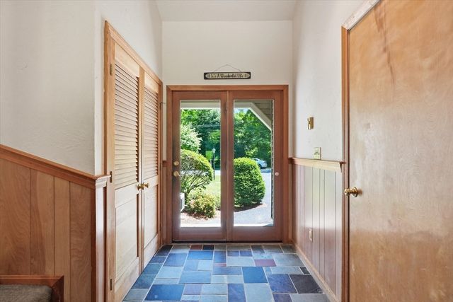 2 Whiting Road, Framingham, MA 01701