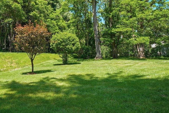 2 Whiting Road, Framingham, MA 01701
