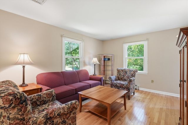 2 Whiting Road, Framingham, MA 01701