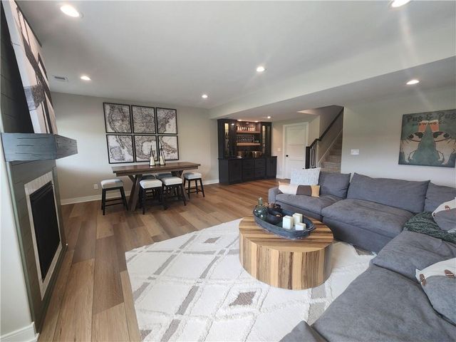 25009 W 112th Street, Olathe, KS 66061