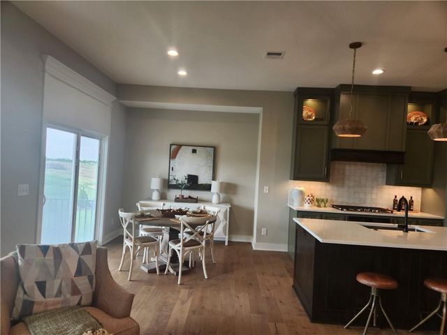 25009 W 112th Street, Olathe, KS 66061