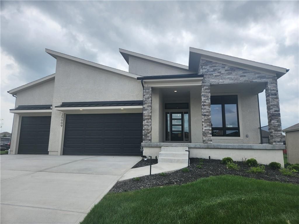 25009 W 112th Street, Olathe, KS 66061