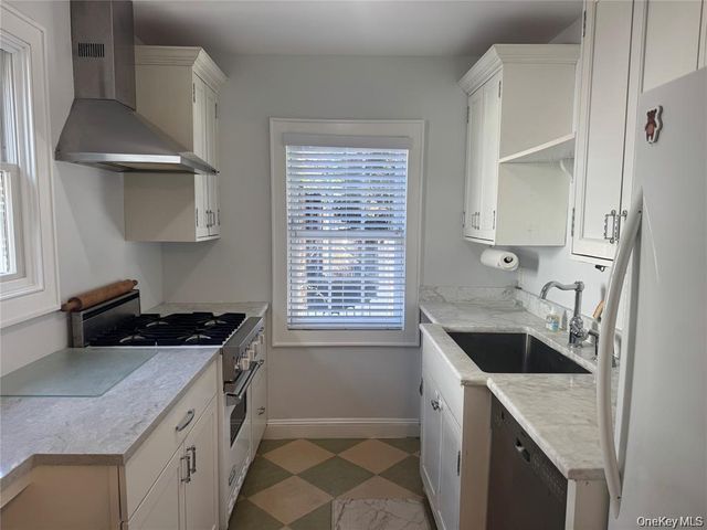 46 Clayton Avenue, East Atlantic Beach, NY 11561