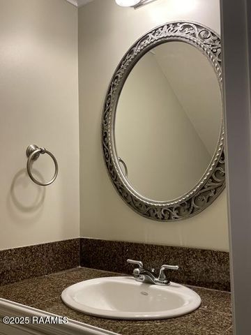 132 La Rue Vil Road, Lafayette, LA 70508