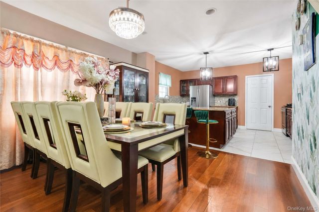 18853 120th Road, Saint Albans, NY 11412