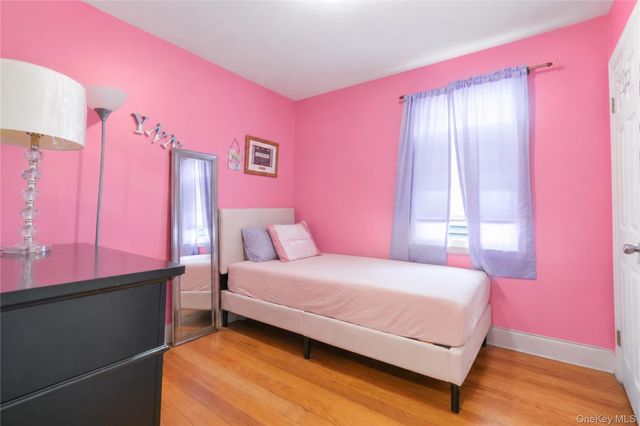 18853 120th Road, Saint Albans, NY 11412