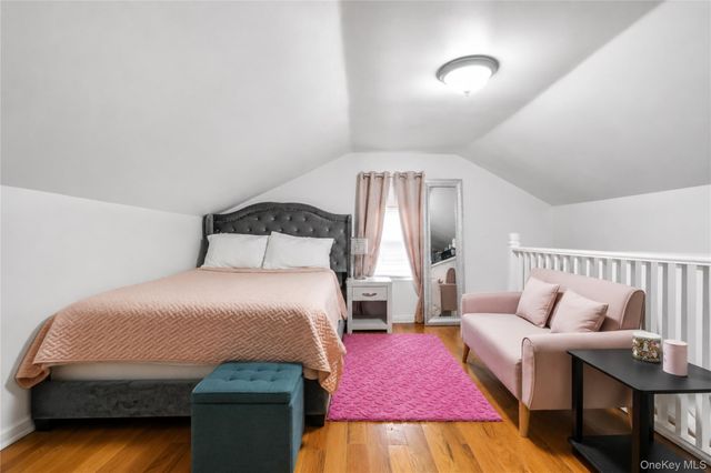 18853 120th Road, Saint Albans, NY 11412