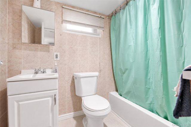 18853 120th Road, Saint Albans, NY 11412