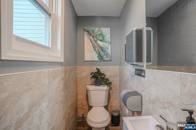 80 Mallory Avenue, Jersey City, NJ 07304