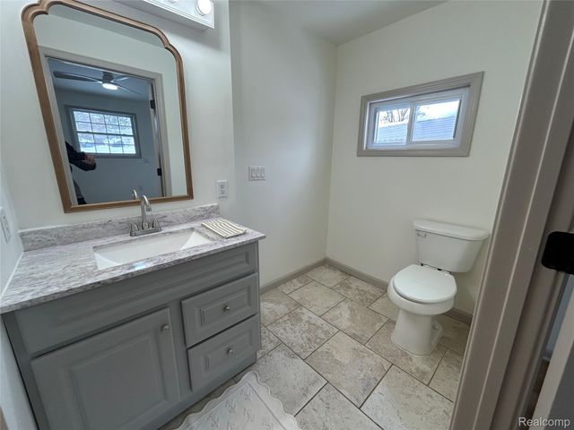 147 N Broadway Street, Lake Orion Village, MI 48362