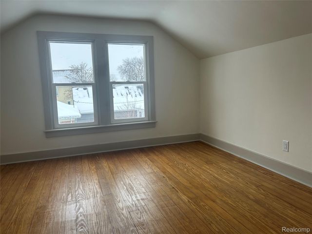 147 N Broadway Street, Lake Orion Village, MI 48362