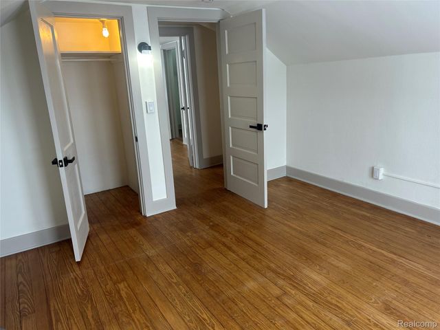 147 N Broadway Street, Lake Orion Village, MI 48362