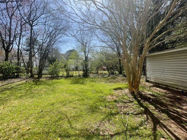 2066 Ben Hill Road, East Point, GA 30344