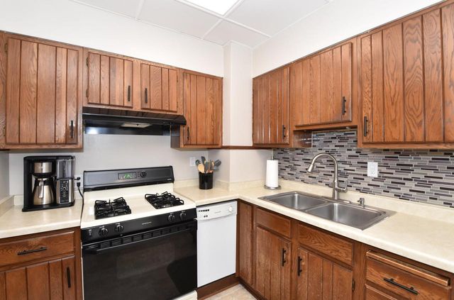 1224 West Lawn AVENUE, Racine, WI 53405