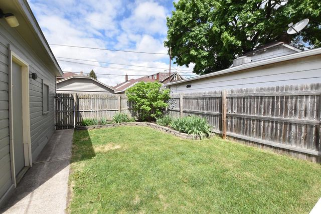 1224 West Lawn AVENUE, Racine, WI 53405
