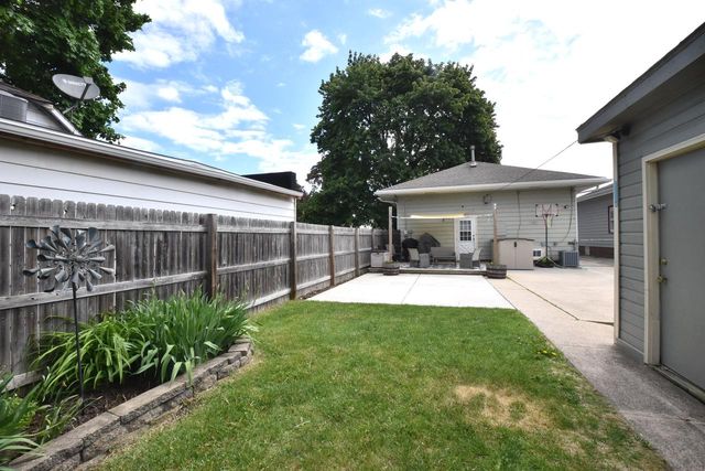 1224 West Lawn AVENUE, Racine, WI 53405