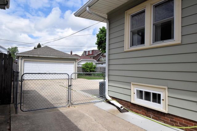 1224 West Lawn AVENUE, Racine, WI 53405