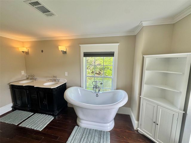 27 Cotton Bayou Circle, Cove, TX 77523