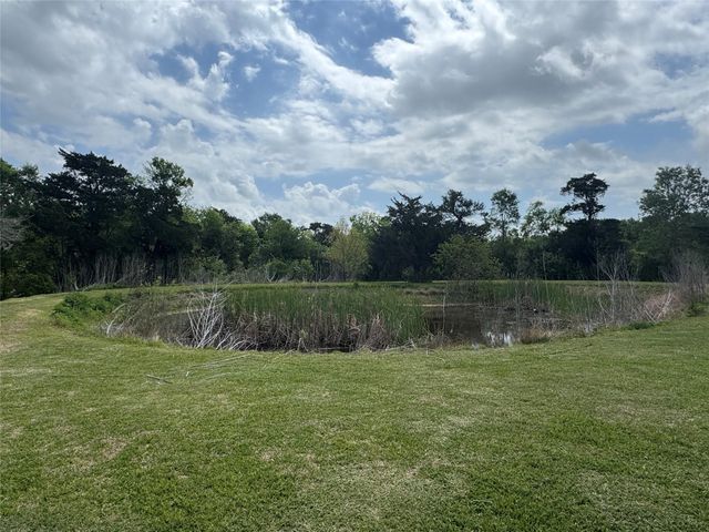 27 Cotton Bayou Circle, Cove, TX 77523