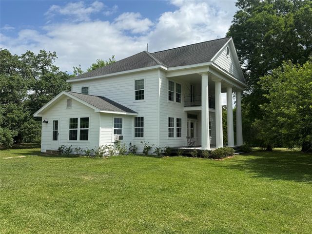 27 Cotton Bayou Circle, Cove, TX 77523