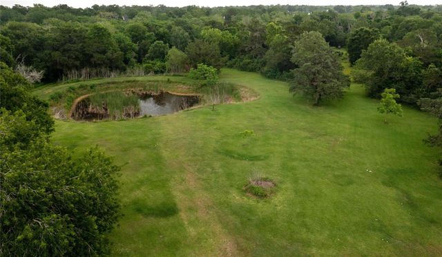 27 Cotton Bayou Circle, Cove, TX 77523