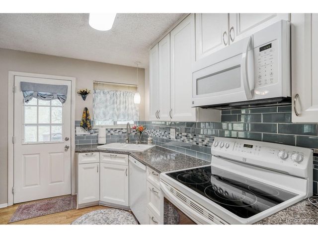 1699 S Lee St B, Lakewood, CO 80232