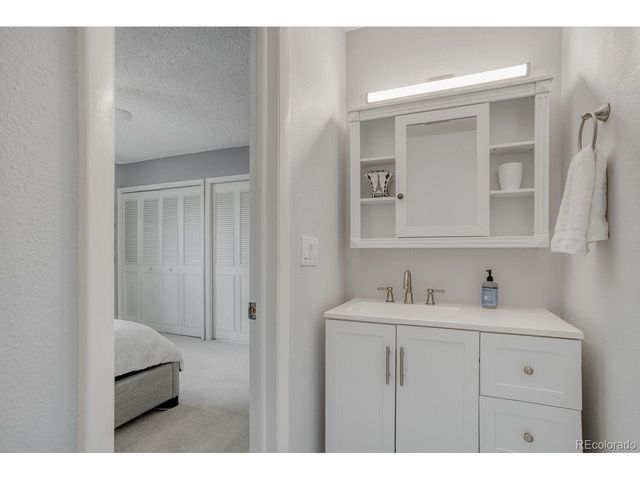 1699 S Lee St B, Lakewood, CO 80232